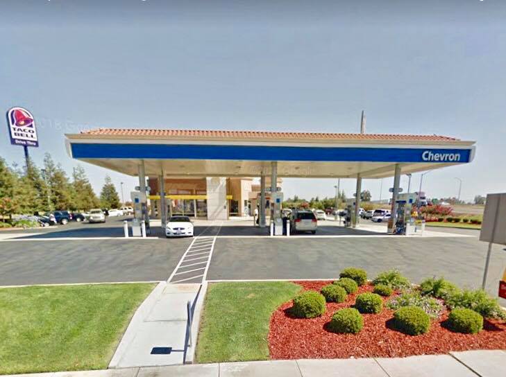 Female attempts to steal air fresheners at Chevron in Livingston