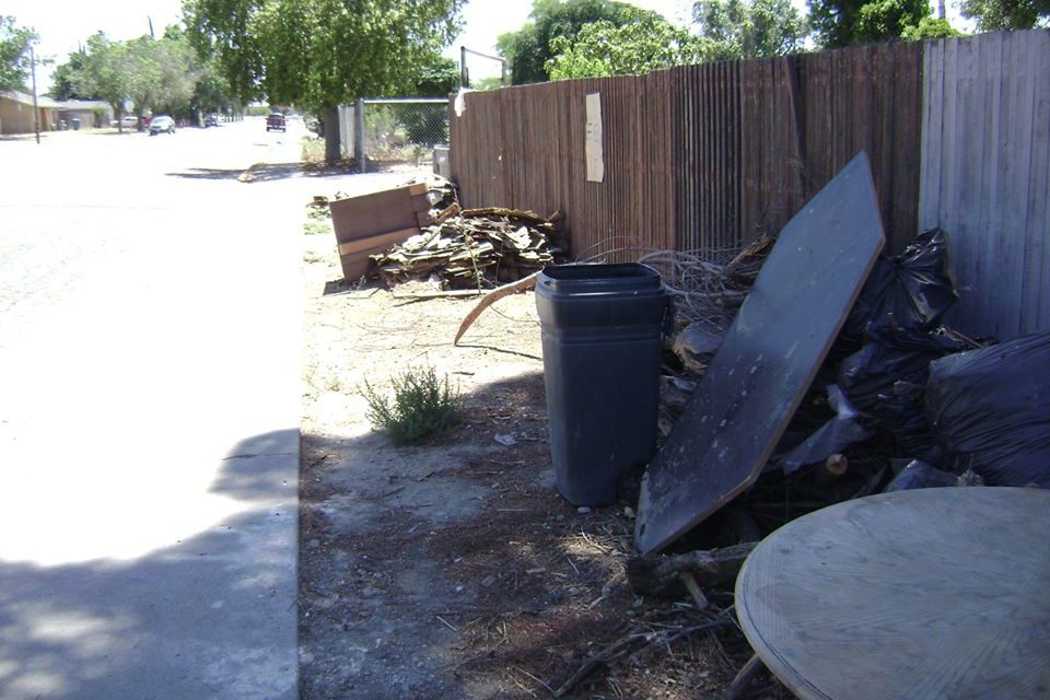 Los Banos informs its community on trash, debris prohibited outside their property