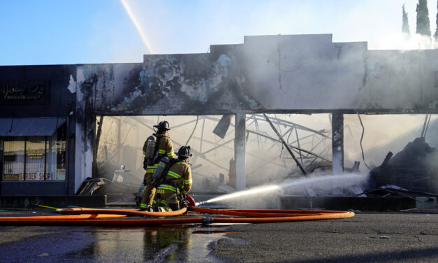 Abandon building goes up in flames in downtown Merced