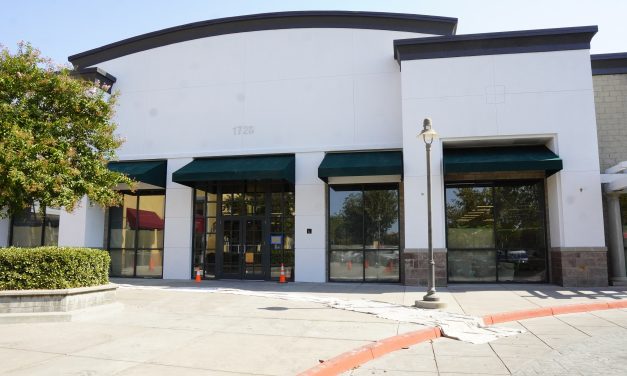 Furniture store to move into former Barnes & Noble location